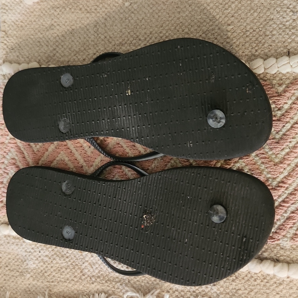 Havaianas Black and Silver Sandals for Women, Size 9 EUC - Picture 2 of 2